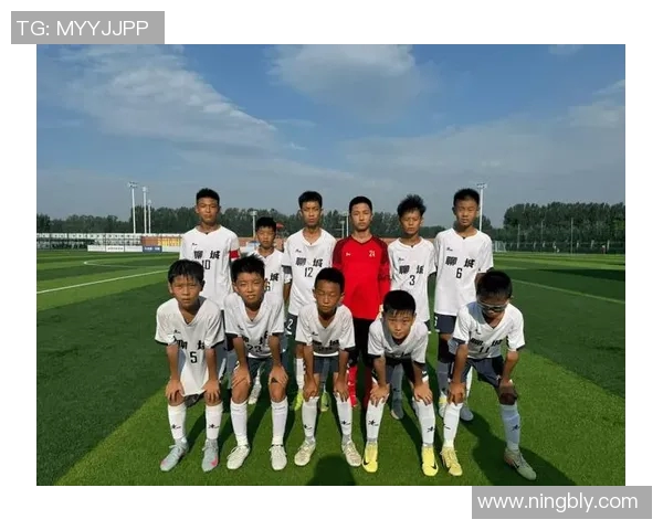 从军营到绿茵场军人出身的足球明星如何书写传奇人生