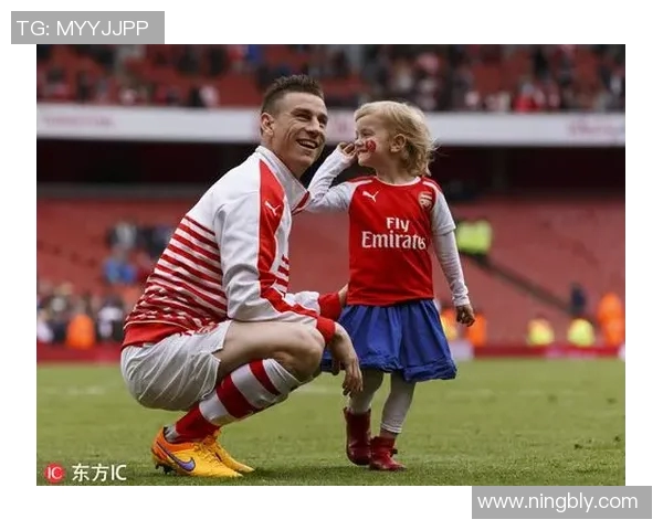 足球明星附身高清图片展示球场魅力与风采的完美瞬间