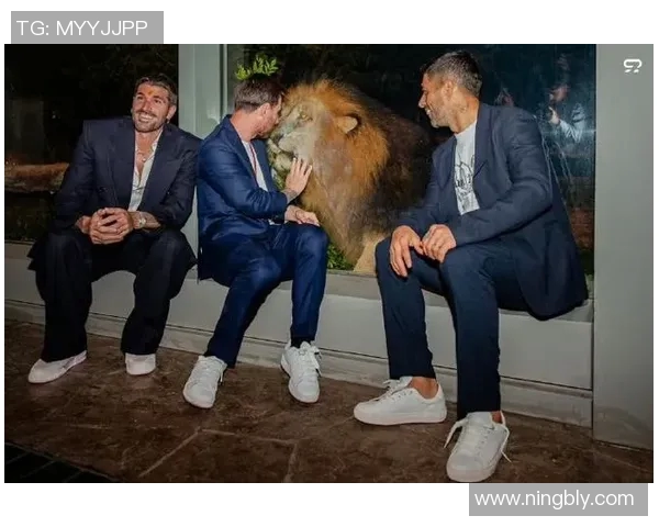 足球明星与豹子的魅力对比揭示运动与自然的完美结合