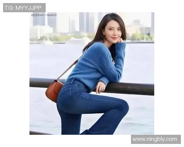 胸部如篮球般丰满的明星们展现魅力与自信的时尚风采